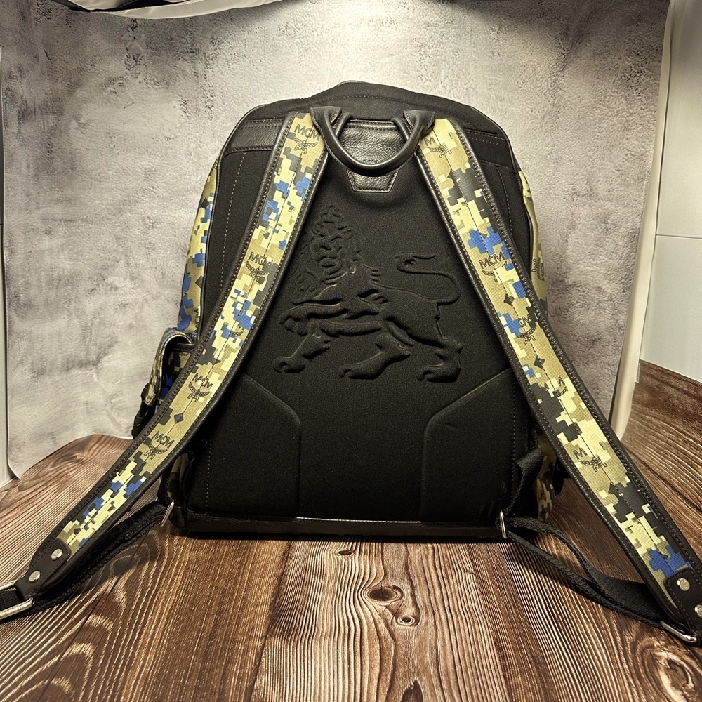 MCM 2012 Spring/Summer Camou Pop Backpack - Picture 4 of 16